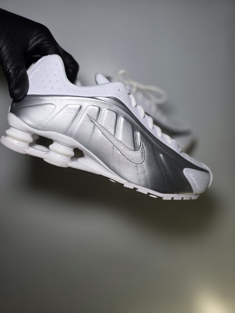 Nike Shox R4 White Metallic Silver Men's Size 11.5 NIB Brand New HQ1988-101